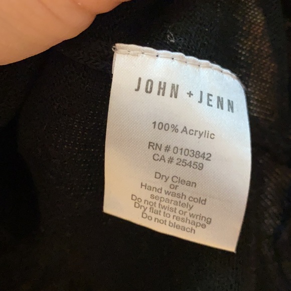 John and Jen light weight sweater - Picture 5 of 6